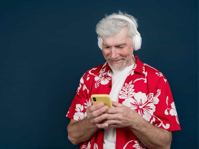 free cell phone for seniors on social security